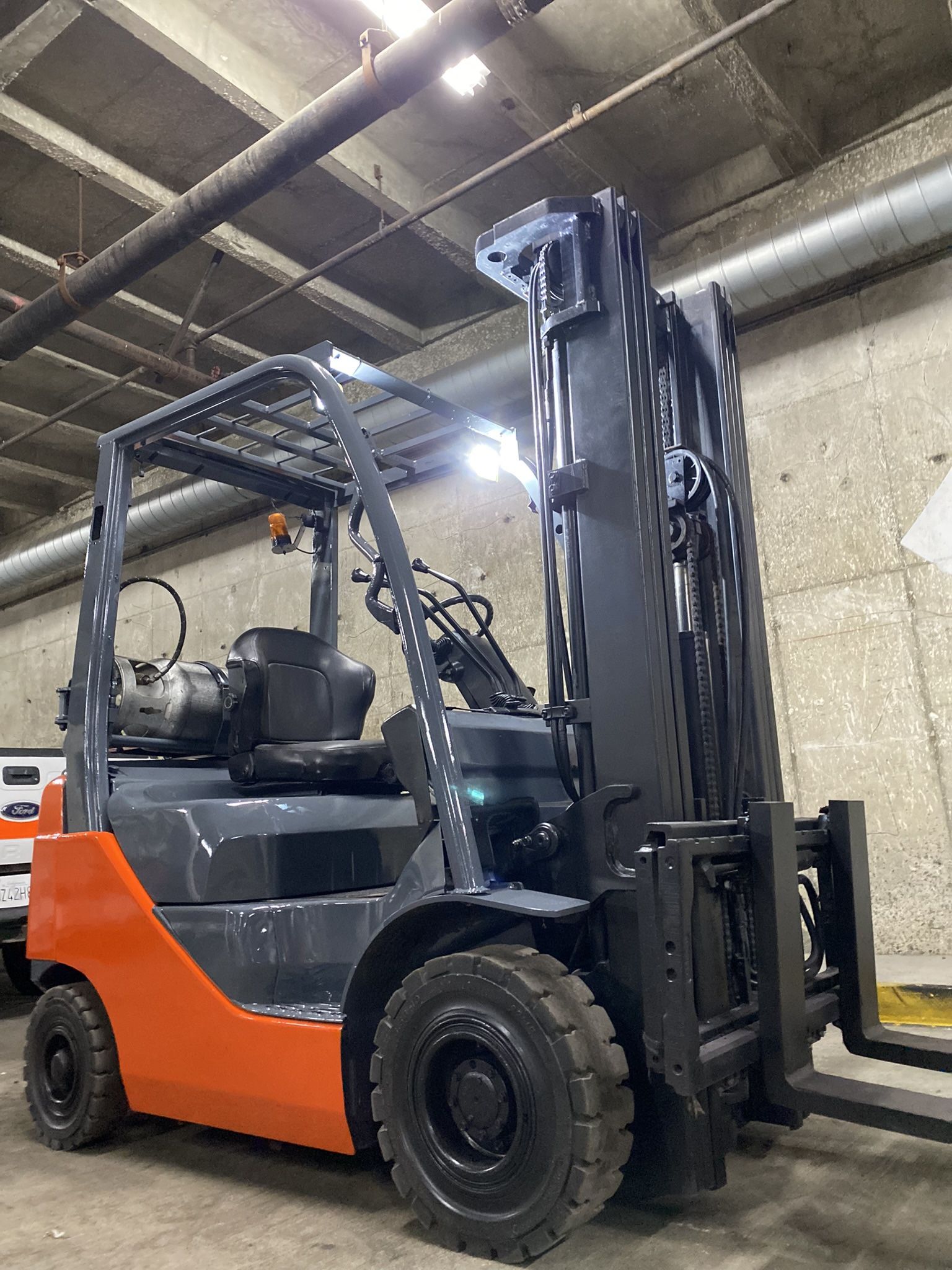 2020 TOYOTA M8 forklift PNEUMATIC TIRES