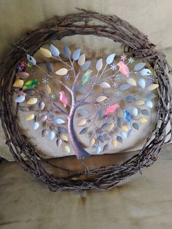 Lgr barbed wire wreath with colorful tree