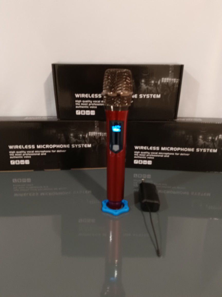 Microphone 🎤 Wireless $25. New