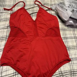 Read One Piece, Bathing Suit