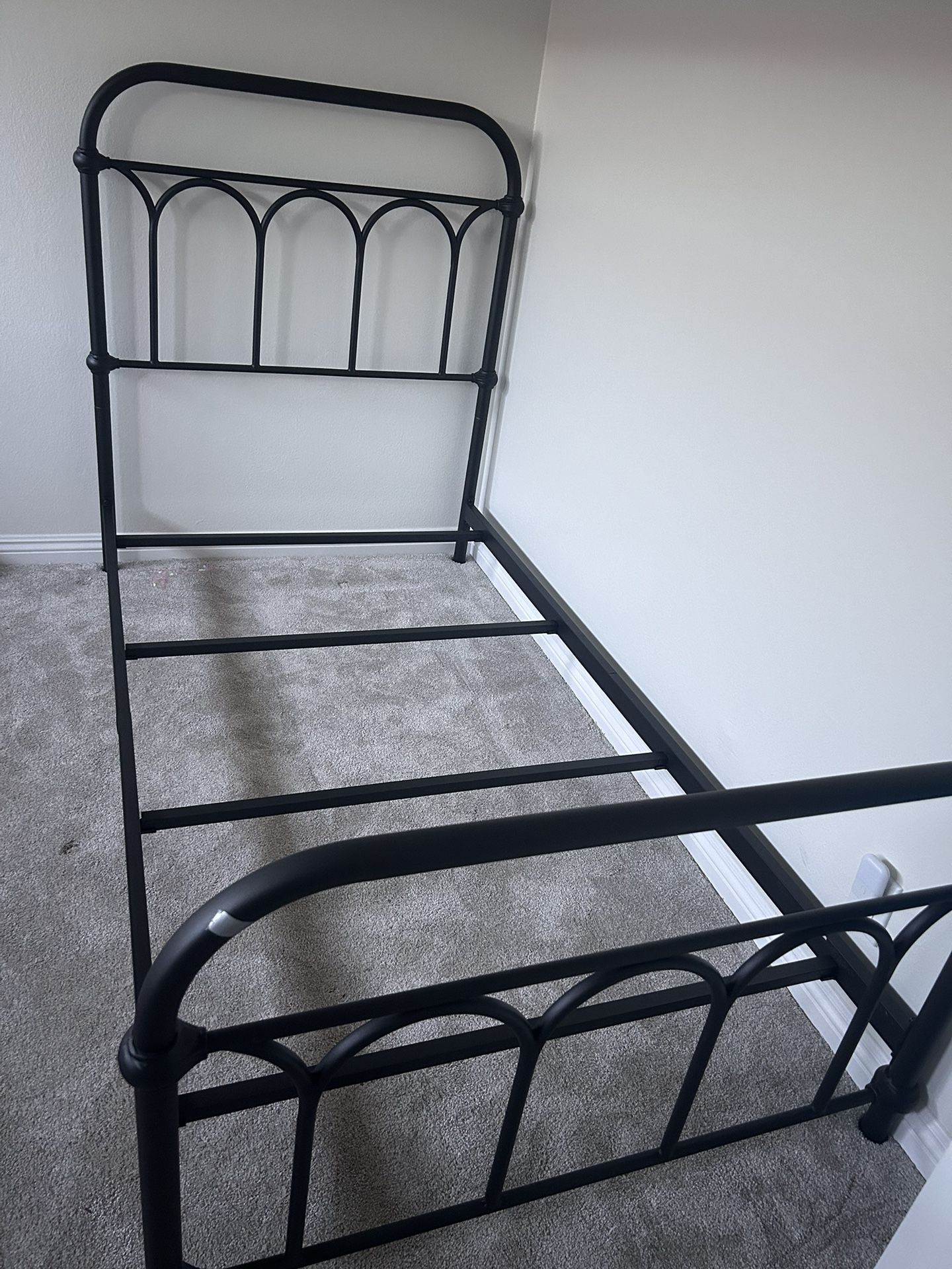 twin size metal bed frame 