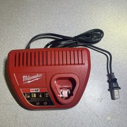 Milwaukee M12 Charger