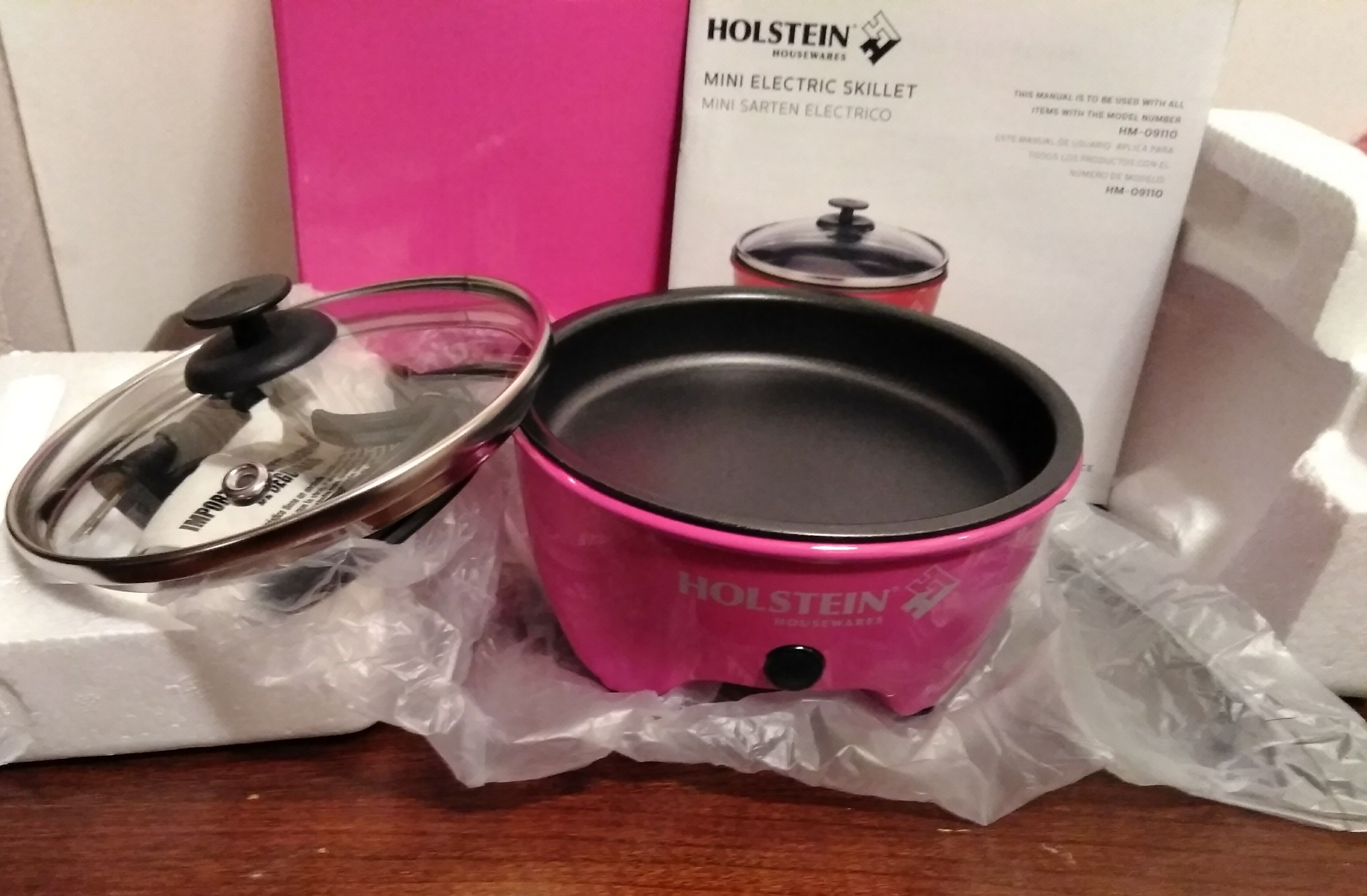 $15 OBO NEW in Box Holstein Housewares Magenta Mini Electric Skillet
