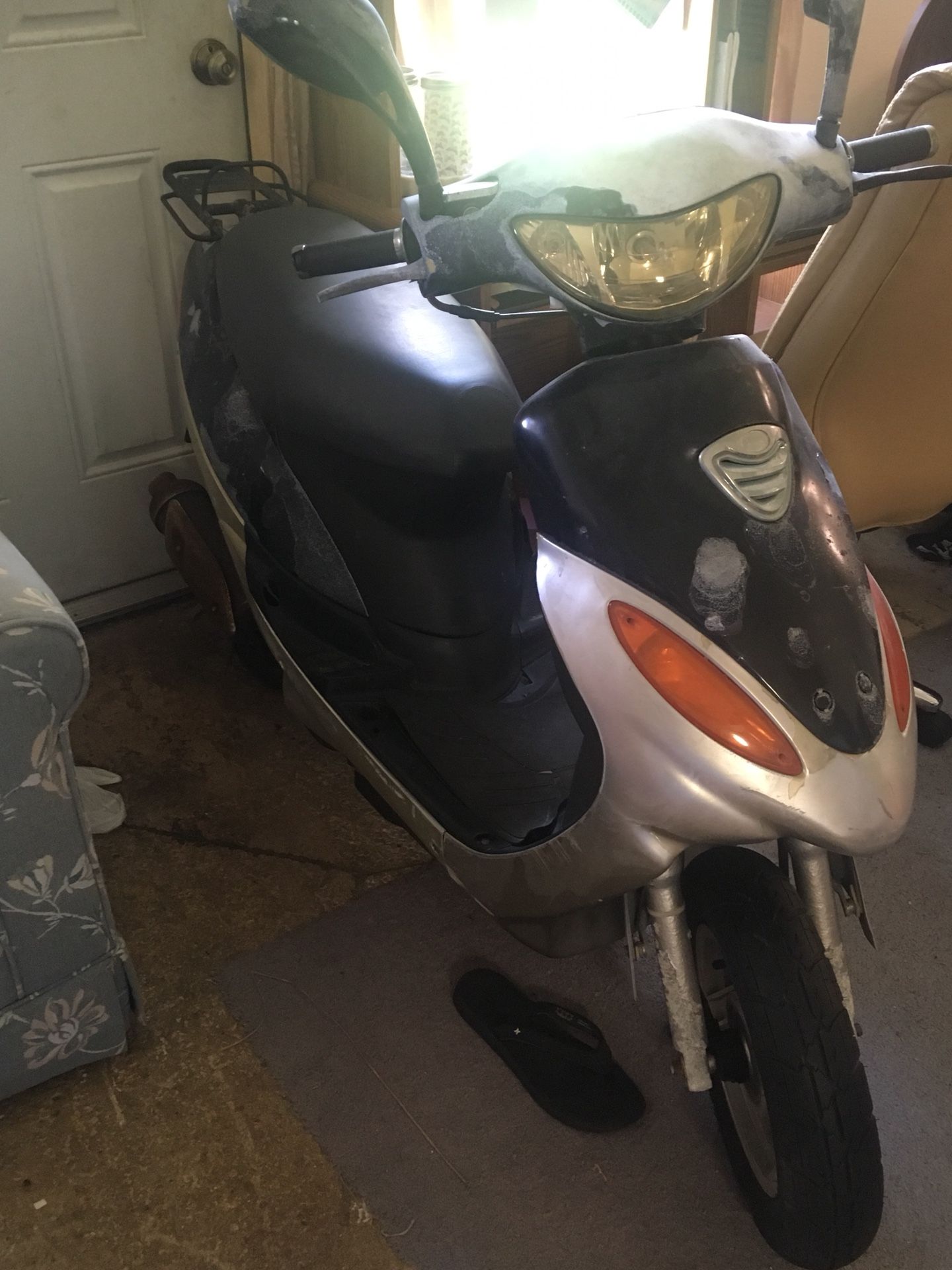 2004 Jalon motors scooter open to all offers
