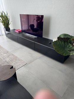 Italian B&B TV console & tv included for free