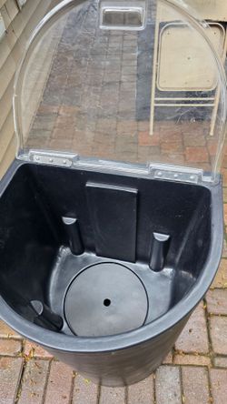 Beverages and food store Ice cooler.