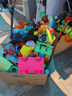 FREE TOYS MUST TAKE ALL- Must take t0day