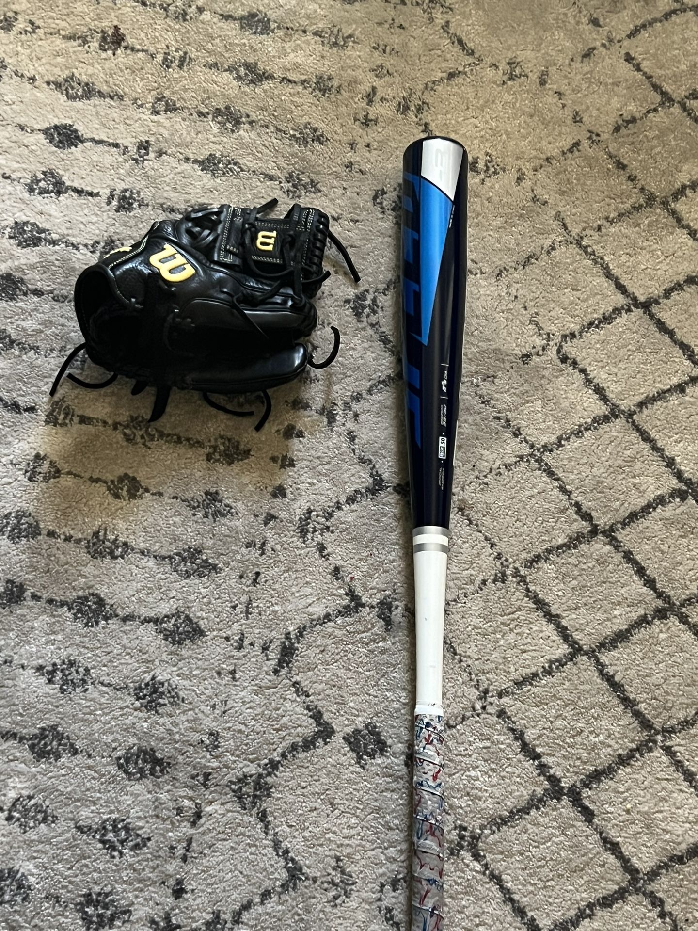 A950 11.5 Baseball Glove With 33 Inch Drop 3 Easton Bat