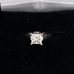 Engagement Ring 1.0 Kt Natural Diamond