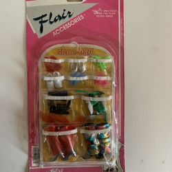 Flair Accessories and Shoe Bag 1983 Dolls for Barbies, Petri, Sandi 