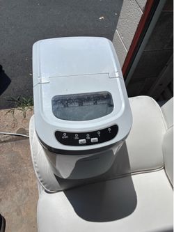 Ice maker machine