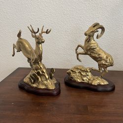 Beautiful Rendered And Big Horn Made Of Quality Brass And Wood 