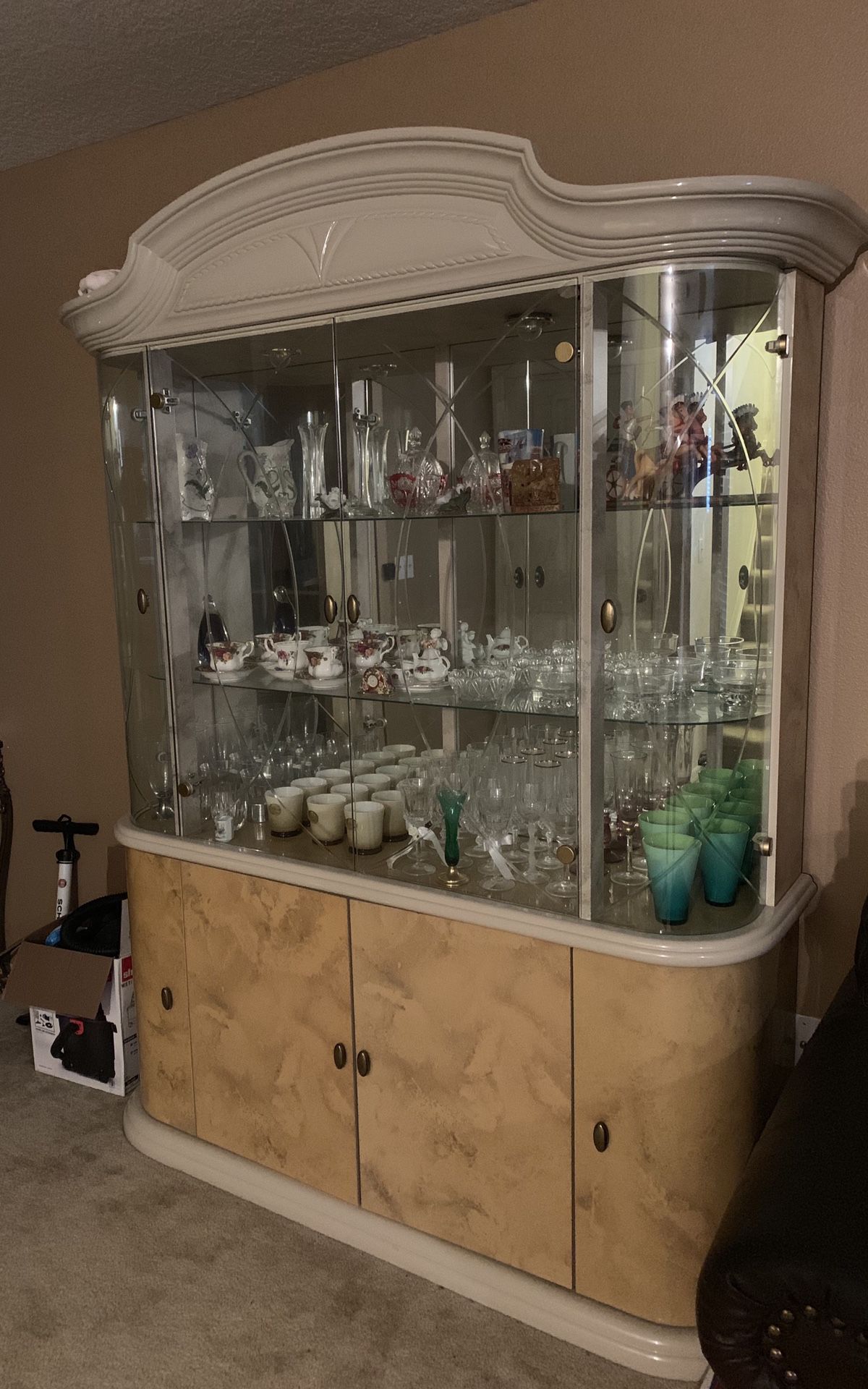 China Cabinet for plates/tea pots and other decor