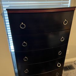 Black Chest With 5 Drawers 