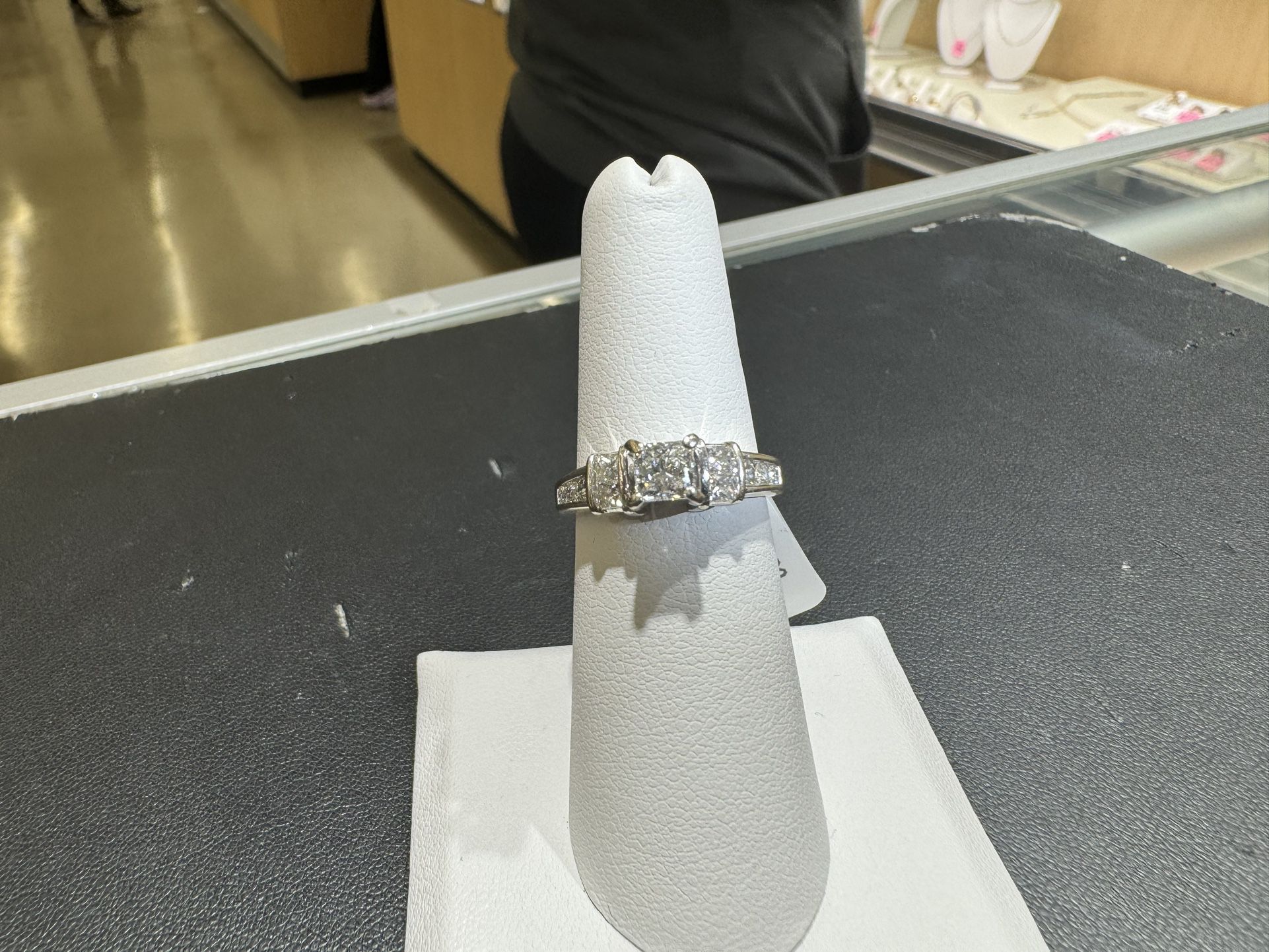 Ladies Engagement Ring 14K 