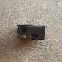 Square D 15 A Breaker