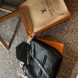 LOUIS VUITTON BAG