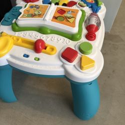 LeapFrog Learn And Groove Musical Table