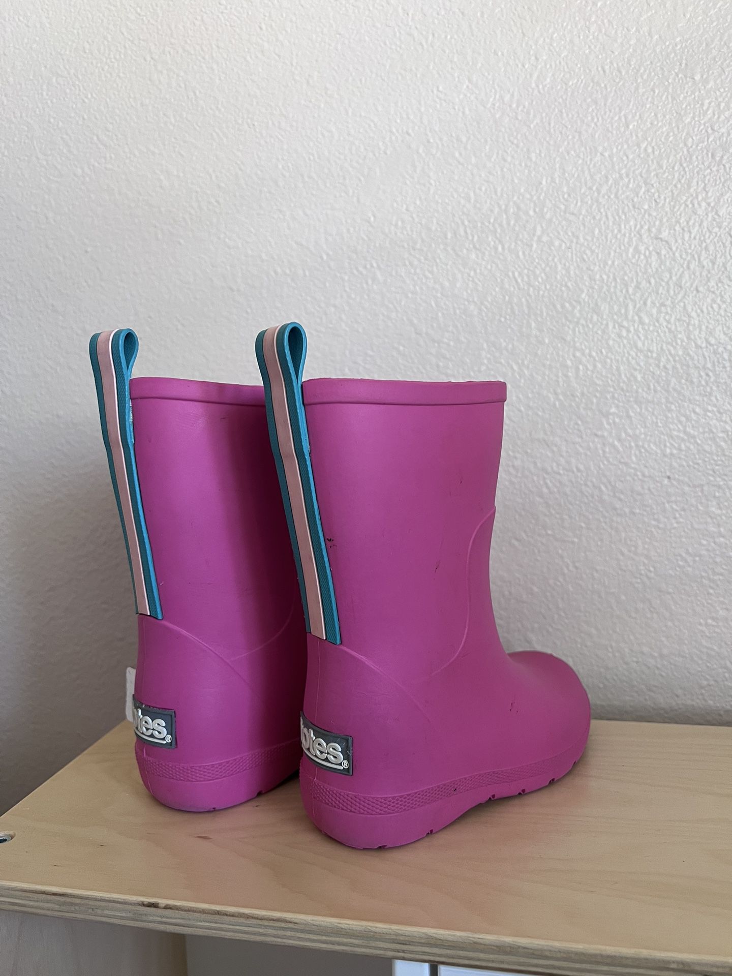 Girls lightweight rain boots Size 7/8