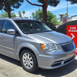 2016 Chrysler Town & Country