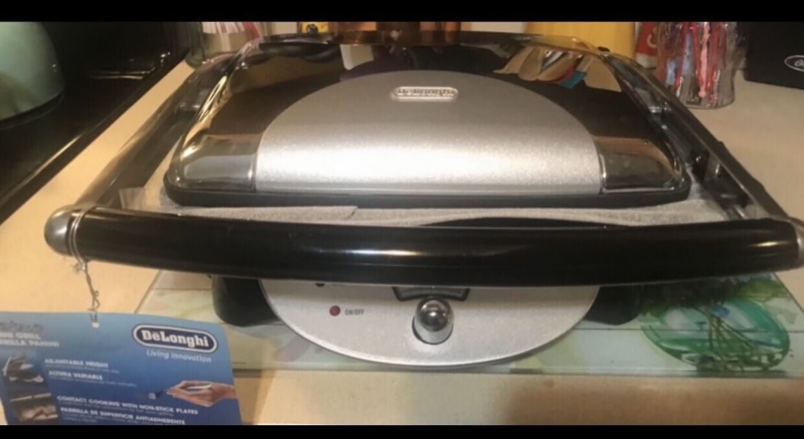 New DeLonghi Retro Panini grill