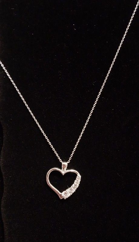 925 Cz Heart Shaped Pendant And Necklace