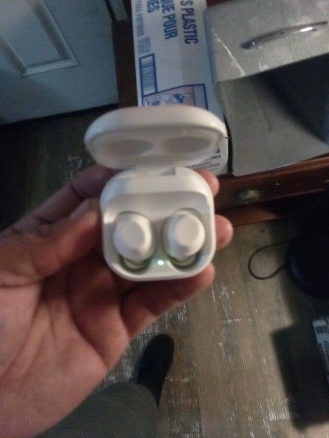 Samsung Bluetooth Headphones 