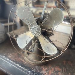 *PENDING PICKUP* Antique GE Fan 