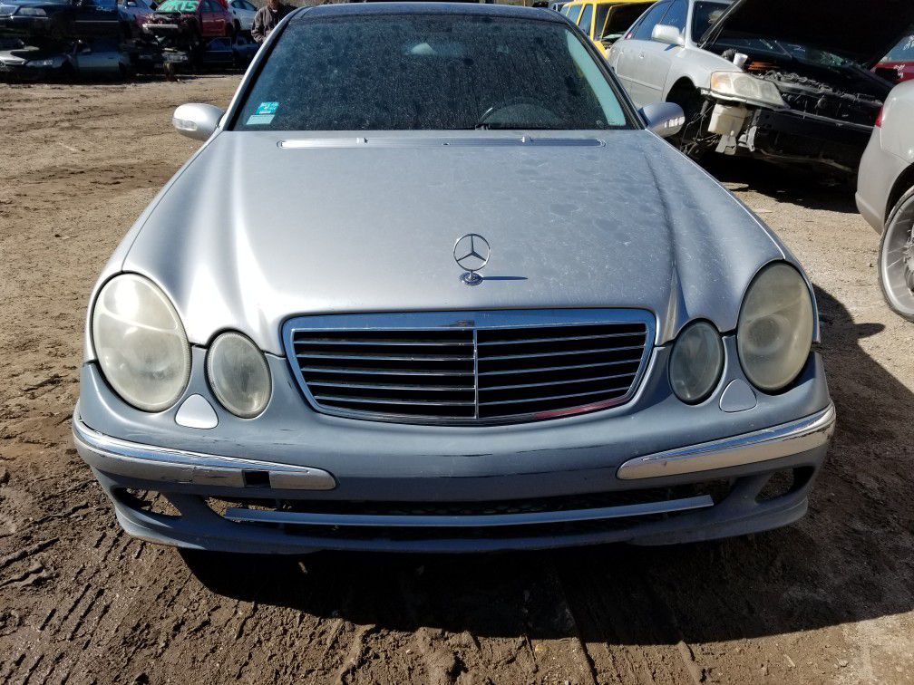 2003 MERCEDED E500 FOR PARTS