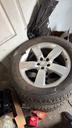 Range Rover rims and tire