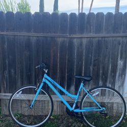 Roadmaster 28’ Women’s Bicycle (6 Speed)