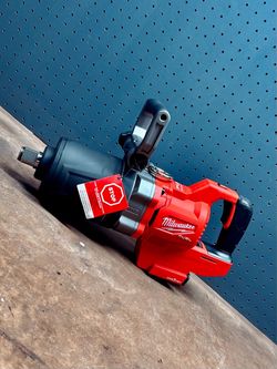 Milwaukee M18 FUEL 1 in. Impact Wrench with D-Handle (Tool-Only)