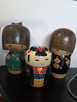 Vintage Japanese Kokeshi Dolls – Set of 3 Hand-Painted Wooden Folk Art