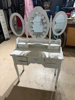 Vintage vanity