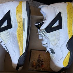 Used Jordan Retro Tour Yellow 8.5