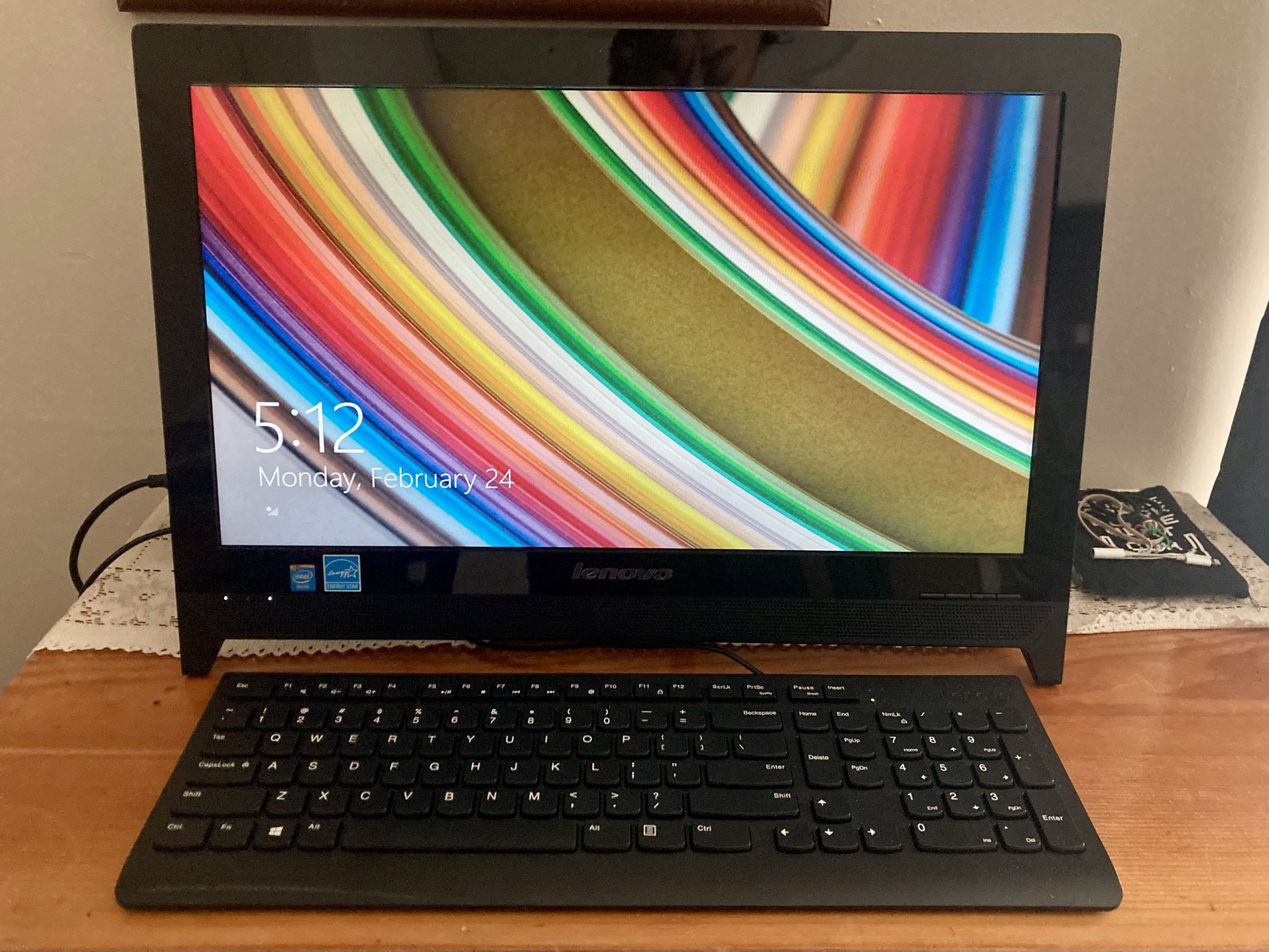 Lenovo C260 19.5in. (500GB, Intel Celeron, 2.41GHz, 4GB) All-in-One, Windows 8