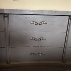 Gray Dresser With Detached Mirror 