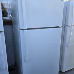 REFRIGERATOR WORKS PERFECTLY 