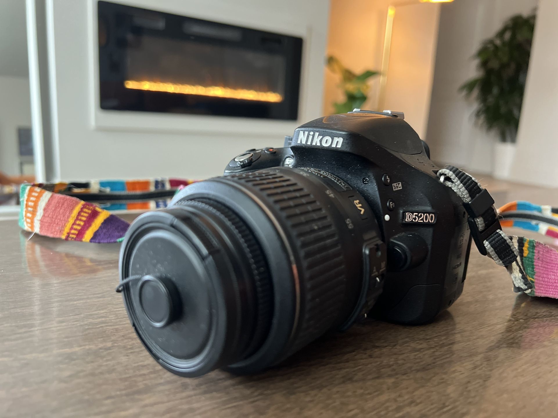 Gently used Nikon 5200 with Nikkor 18-55mm 1:3.5-5.6g Lens