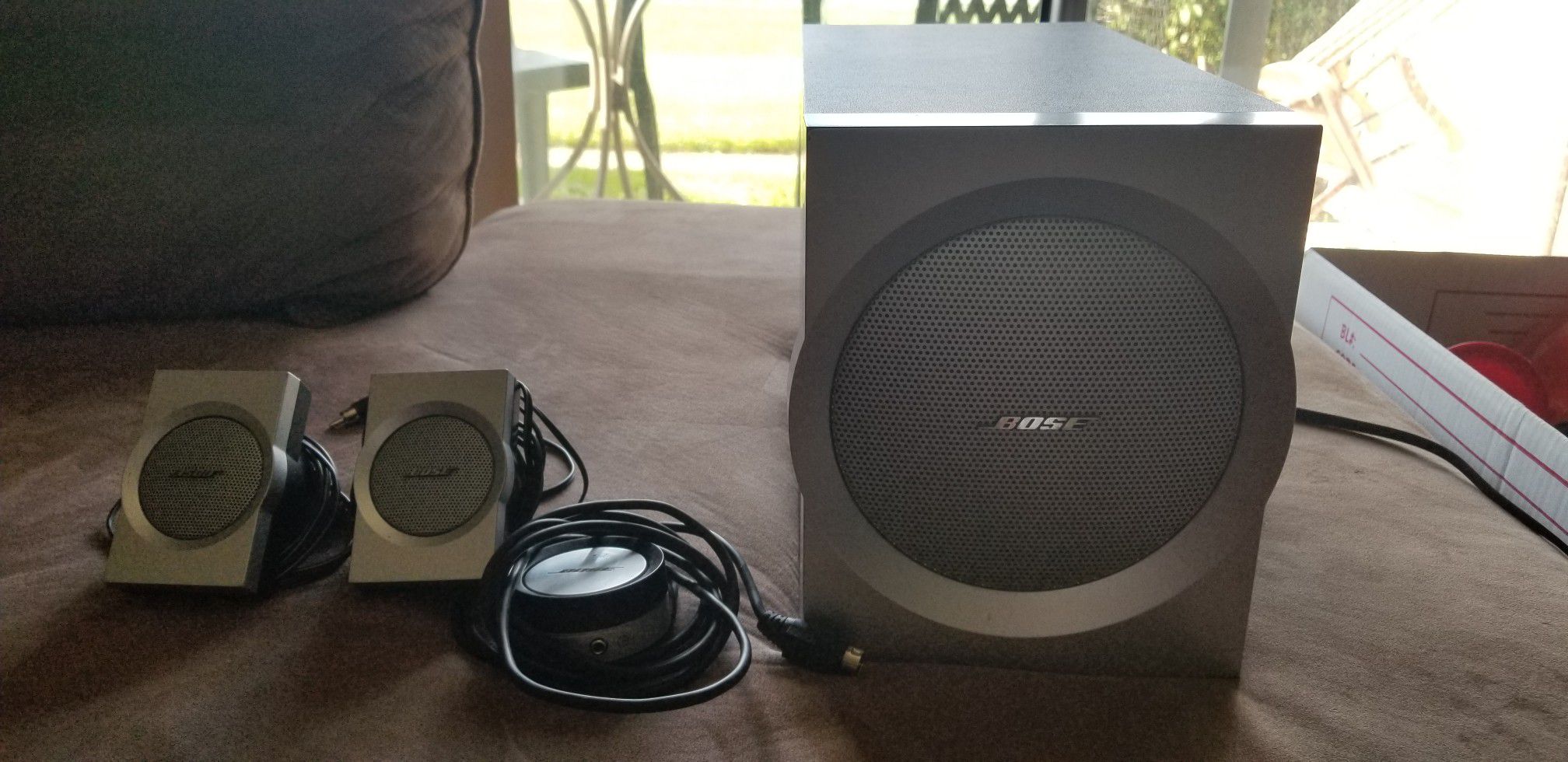 Bose speaker with sub