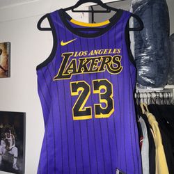 Lebron jersey 