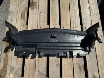 10-15 MERCEDES X204 GLK350 RADIATOR SUPPORT LOWER AIR DUCT  OEM