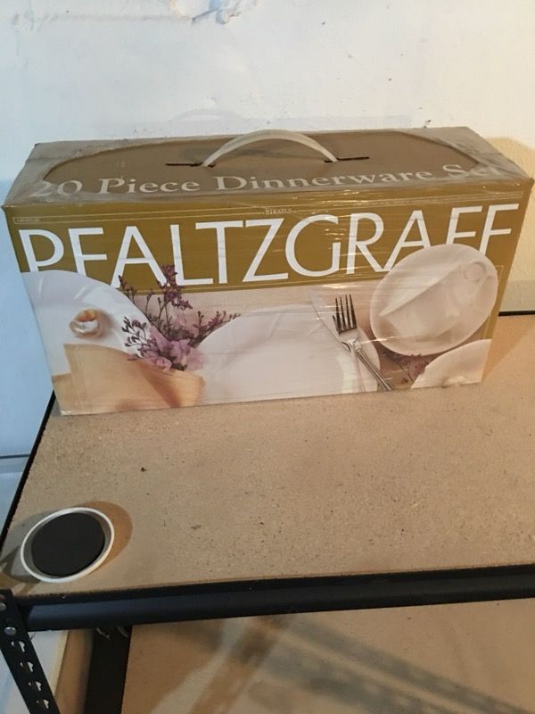 Pfaltzgraff Stratus 20 Piece Dinnerware Set