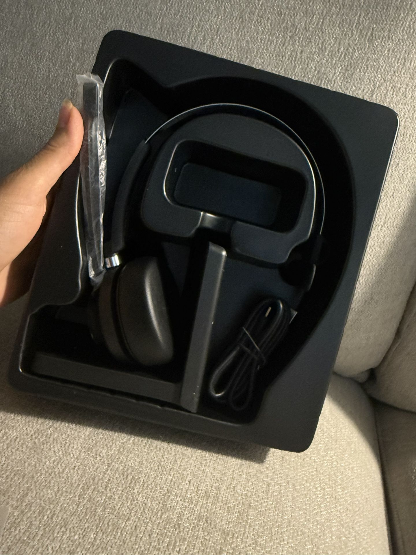 🎧 RownFusny R03-P Computer Headset – Wireless with Mic & Charging Stand 