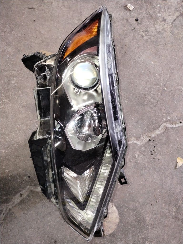 Right Headlight Assembly 19 Rogue Sport