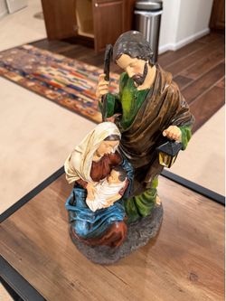 Mary, Joseph & Baby Jesus statue
