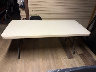 Lifetime 6 Ft table