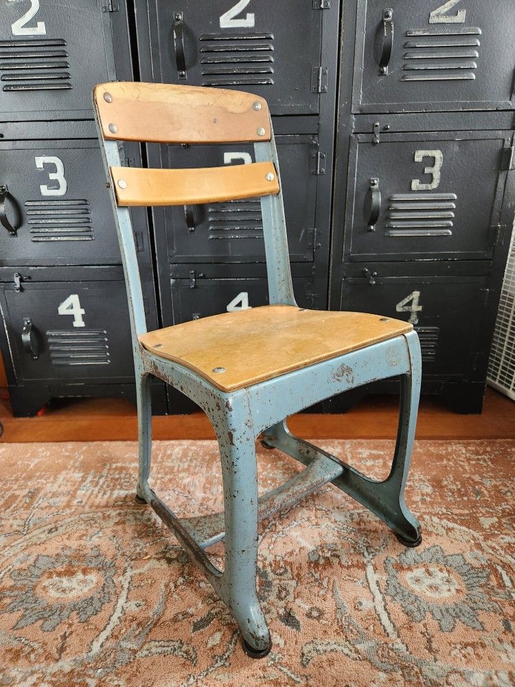 Kids Vintage School Chair