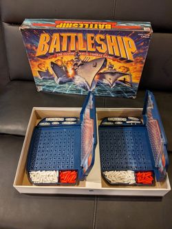 2002 Edition Battleship The Classic Navel Combat Game