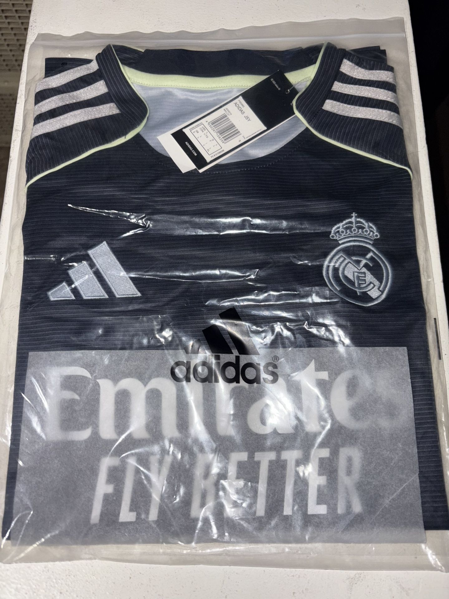 REAL MADRID AWAY JERSEY 25/26 Large